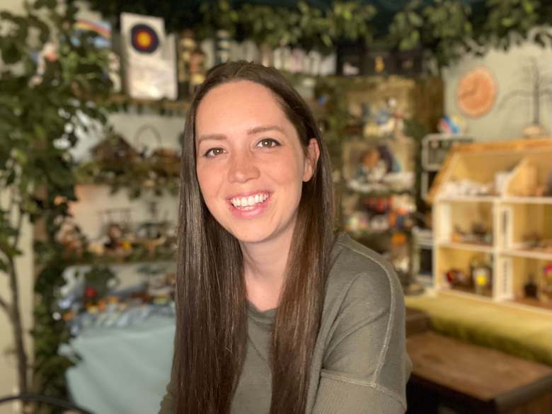 Headshot of Dallas in her play therapy office
